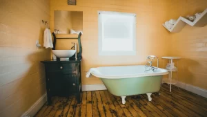 10 Ideas to Make Hardwood Flooring In the Bathroom!